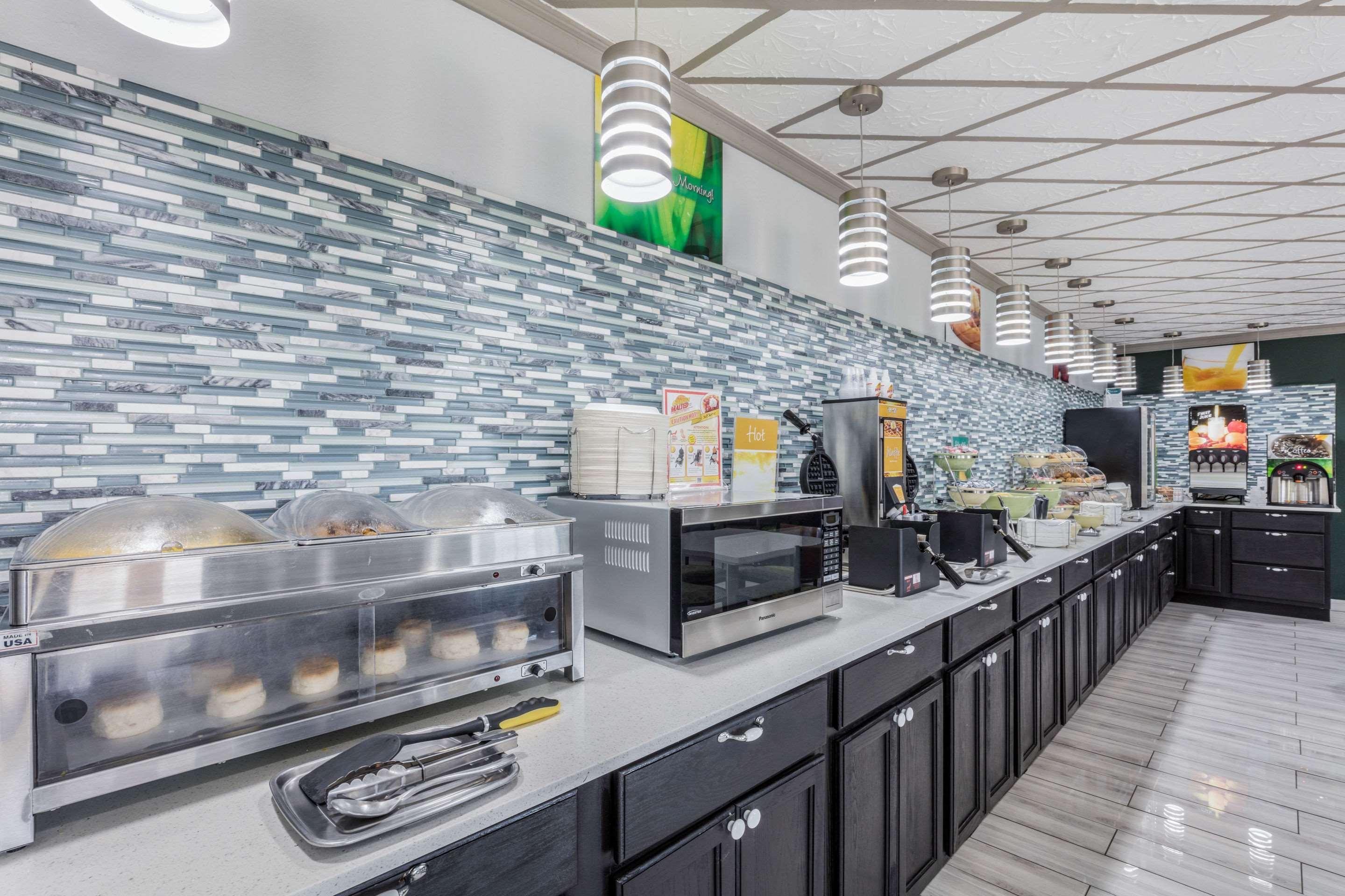 Quality Inn Forrest City I-40 Bagian luar foto