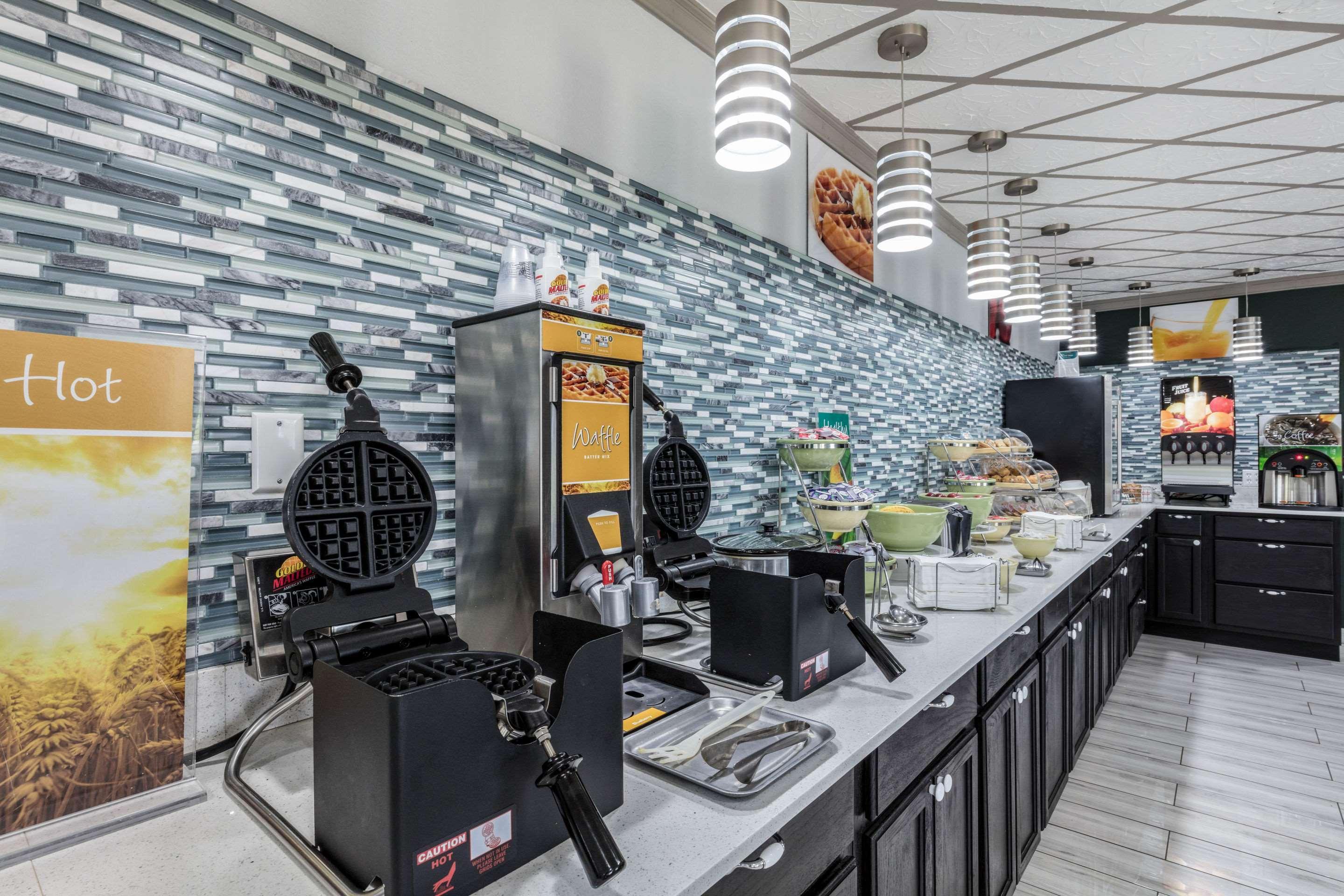 Quality Inn Forrest City I-40 Bagian luar foto